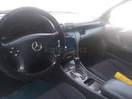 Mercedes-Benz C 240 2001 года за 2 700 000 тг. в Жанаозен – фото 4