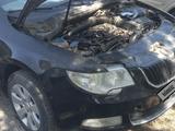 Skoda Superb 2010 года за 2 000 000 тг. в Шымкент – фото 2