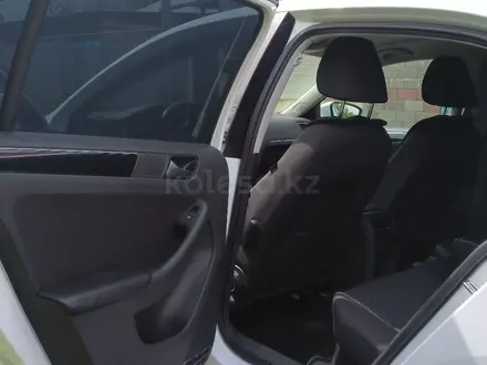 Volkswagen Jetta 2017 года за 8 000 000 тг. в Алматы – фото 17