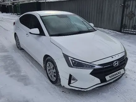 Hyundai Elantra 2018 года за 7 000 000 тг. в Алматы – фото 3