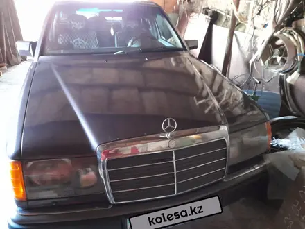 Mercedes-Benz E 230 1991 года за 2 000 000 тг. в Павлодар – фото 4