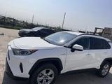 Toyota RAV4 2020 годаfor19 500 000 тг. в Караганда – фото 4