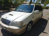 Kia Carnival 2003 года за 2 000 000 тг. в Шымкент – фото 2