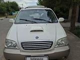 Kia Carnival 2003 года за 2 000 000 тг. в Шымкент