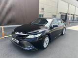 Toyota Camry 2020 года за 15 000 000 тг. в Алматы