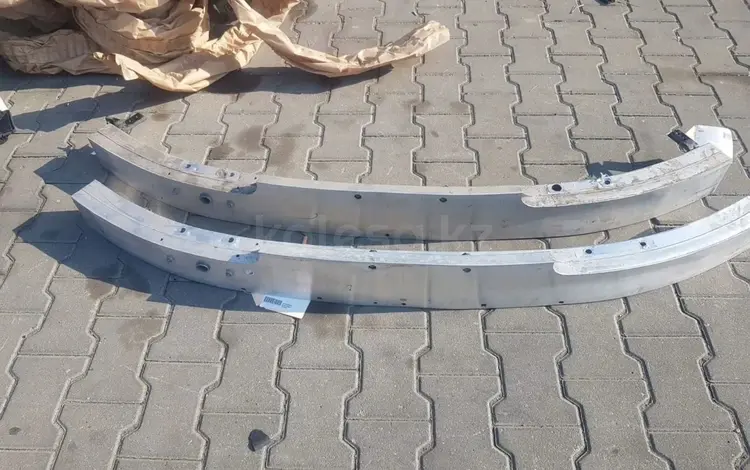 Усилитель переднего бампера MERCEDES-BENZ W222 S класс за 80 000 тг. в Алматы