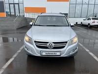 Volkswagen Tiguan 2010 года за 5 500 000 тг. в Астана