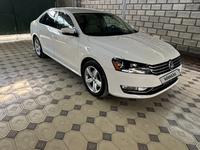 Volkswagen Passat 2015 годаfor5 999 000 тг. в Алматы