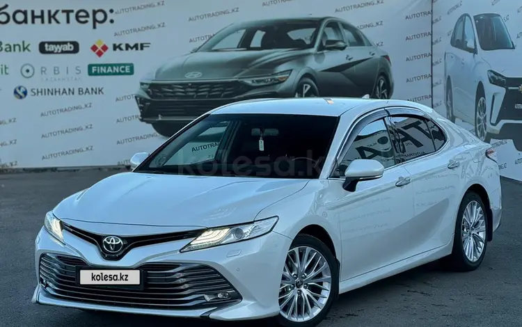 Toyota Camry 2019 года за 13 500 000 тг. в Шымкент