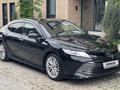 Toyota Camry 2021 года за 13 300 000 тг. в Алматы – фото 2