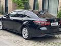 Toyota Camry 2021 года за 13 300 000 тг. в Алматы – фото 10