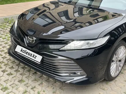 Toyota Camry 2021 года за 13 300 000 тг. в Алматы – фото 17