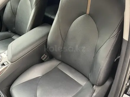 Toyota Camry 2021 года за 13 300 000 тг. в Алматы – фото 25