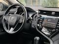 Toyota Camry 2021 года за 13 300 000 тг. в Алматы – фото 36