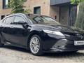 Toyota Camry 2021 года за 13 300 000 тг. в Алматы – фото 3