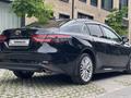 Toyota Camry 2021 года за 13 300 000 тг. в Алматы – фото 8