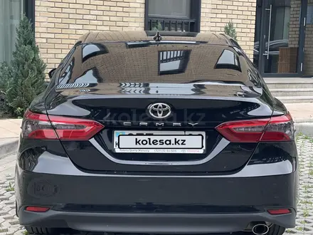 Toyota Camry 2021 года за 13 300 000 тг. в Алматы – фото 9