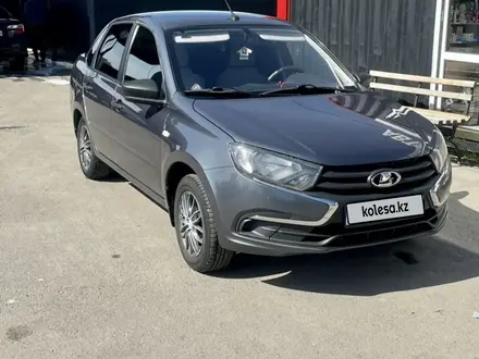 ВАЗ (Lada) Granta 2190 2018 года за 3 400 000 тг. в Семей – фото 2