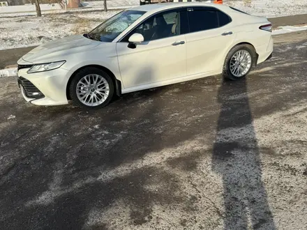 Toyota Camry 2020 года за 14 900 000 тг. в Астана – фото 3