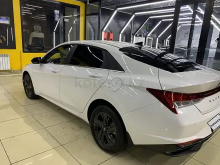 Hyundai Elantra 2022 года за 9 900 000 тг. в Шымкент – фото 7