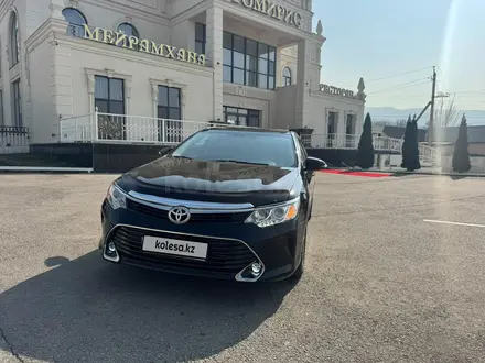 Toyota Camry 2017 года за 10 000 000 тг. в Алматы