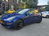 Tesla Model Y 2022 года за 13 499 000 тг. в Алматы – фото 2