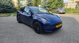 Tesla Model Y 2022 года за 13 499 000 тг. в Алматы