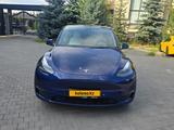 Tesla Model Y 2022 года за 13 499 000 тг. в Алматы – фото 2