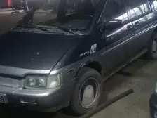 Nissan Prairie, 1992