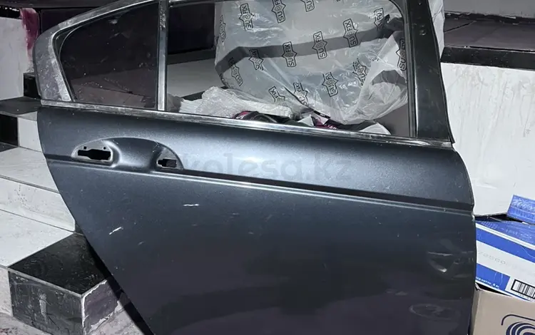 Задняя правая дверь за 40 000 тг. в Астана