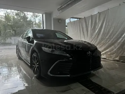 Toyota Camry 2021 года за 16 800 000 тг. в Павлодар – фото 5