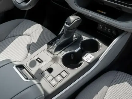 Toyota Highlander Prestige 2025 года за 23 250 000 тг. в Семей – фото 19