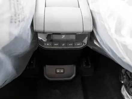 Toyota Highlander Prestige 2025 года за 23 250 000 тг. в Семей – фото 24