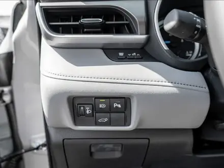 Toyota Highlander Prestige 2025 года за 23 250 000 тг. в Семей – фото 8