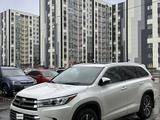 Toyota Highlander 2017 года за 17 400 000 тг. в Алматы