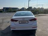 Hyundai Elantra 2017 года за 7 800 000 тг. в Шымкент – фото 2