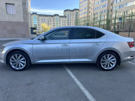 Skoda Superb 2018 года за 12 000 000 тг. в Астана – фото 3