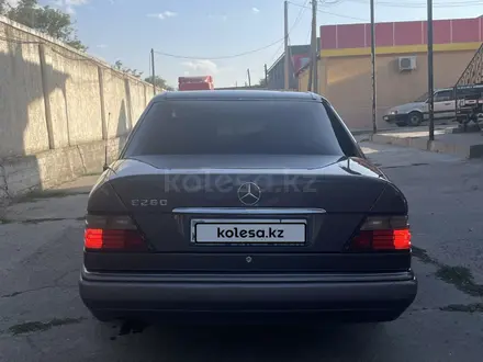 Mercedes-Benz E 280 1994 года за 2 500 000 тг. в Шымкент