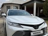 Toyota Camry 2020 года за 19 800 000 тг. в Туркестан – фото 2