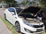 Kia K5 2011 года за 1 500 000 тг. в Алматы – фото 2
