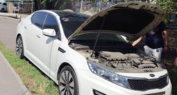 Kia K5 2011 года за 1 500 000 тг. в Алматы – фото 2