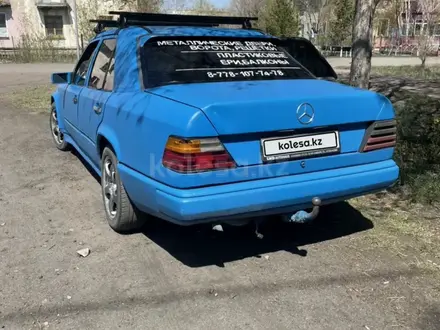 Mercedes-Benz E 200 1988 года за 600 000 тг. в Шахтинск – фото 3