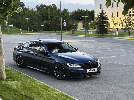 BMW 540 2022 года за 30 000 000 тг. в Алматы