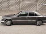 Mercedes-Benz E 200 1993 года за 1 100 000 тг. в Шымкент