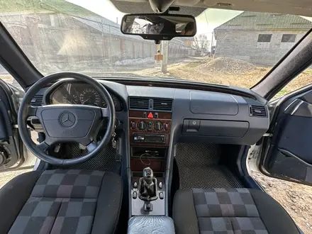 Mercedes-Benz C 220 1996 года за 2 400 000 тг. в Алматы – фото 8