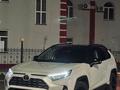 Toyota RAV4 2021 года за 17 700 000 тг. в Атырау – фото 2