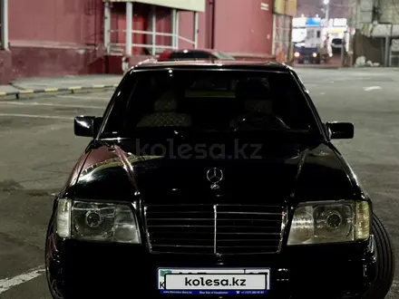 Mercedes-Benz E 220 1995 года за 1 750 000 тг. в Алматы – фото 2
