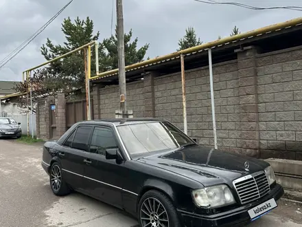 Mercedes-Benz E 220 1995 года за 1 750 000 тг. в Алматы – фото 5
