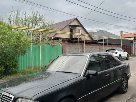 Mercedes-Benz E 220 1995 года за 1 750 000 тг. в Алматы – фото 6