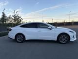 Hyundai Sonata 2023 годаүшін10 000 000 тг. в Атырау – фото 2